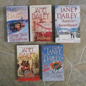 5 Christmas Romance Books by Janet Dailey - PB